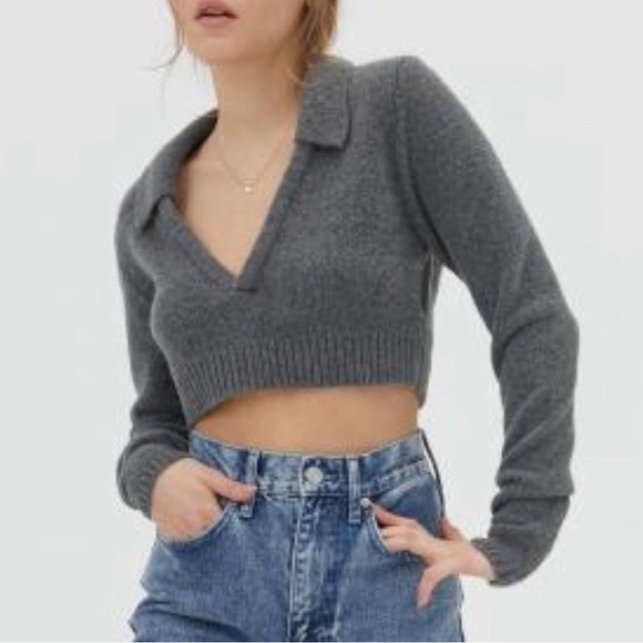 Urban Outfitters Soft V Neck Crop Top Small - Picture 1 of 4